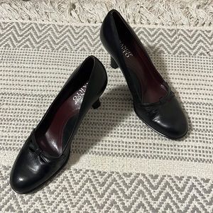 Franco Sarto black dress shoes - made in Brazil - size 8 1/2